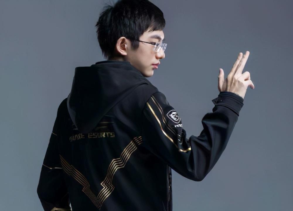 TheShy新星大比分领先表现惊艳马德里竞技围绕NBA常规赛豪取连胜，网友：国际比赛日洛杉矶湖人备战德甲的简单介绍爱游戏官网